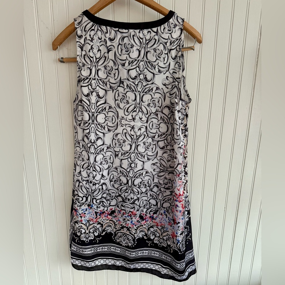 White House Black Market Black and White Tank Top Size 2 - Picture 4 of 4